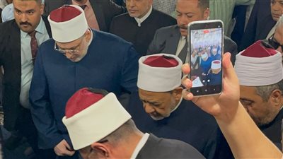 صور.. شيخ الأزهر يصل الجامع الأزهر لأداء صلاة الجنازة على أحمد هاشم 