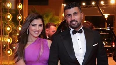 25 مليون جنيه.. محمد سامي يهدي زوجته مي عمر سيارة فارهه
