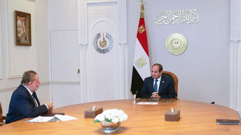 الرئيس السيسي ومحافظ