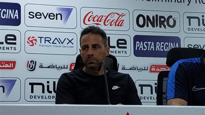 فيريرا يعد لاعبي الزمالك لمواجهة البنك الأهلي في الدوري الممتاز 
