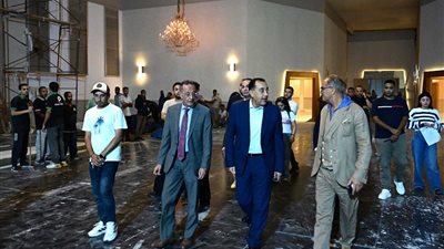 جولة ليلية لـ رئيس الوزراء لمتابعة التجهيزات النهائية لإفتتاح المتحف المصري الكبير 