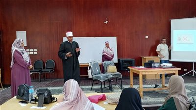 رئيس الأزهر بالسويس يتابع فعاليات تدريب معلمي العلوم علي المنهج الجديد للإعدادية