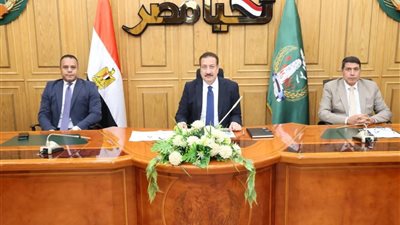محافظ المنوفية يلتقي وفد شركة إستادات لمناقشة تطوير برج المنوفية السياحي 