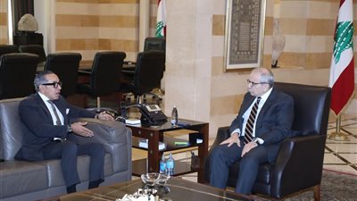 السفير المصري يلتقي برئيس الجمهورية ورئيس الحكومة اللبنانية لتعزيز التعاون الثنائي 