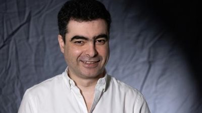 دموع وتأثر في افتتاح المتحف المصري الكبير.. هشام نزيه رحلة نجاح مستمرة