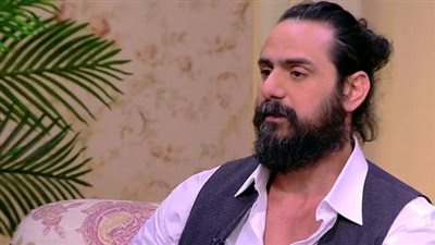 بعد إنتشار صور زفاف لهم .. ماهي حقيقة زواج عمرو مهدي وزينة