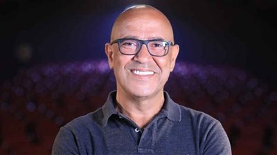 أنا سعيد جدا بهذا التكريم.. أشرف عبدالباقي في مهرجان الأفلام القصيرة 