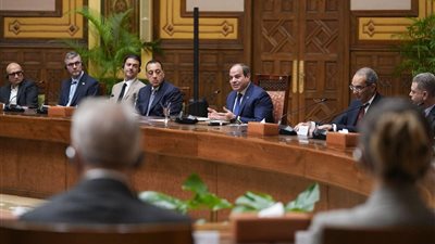 استقبل الرئيس السيسي رؤساء وقيادات ٥٢ من كبريات الشركات المصرية والعالمية 