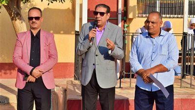 عادل عتلم يكرم الطالبة جنى لفوزها بالمركز التاسع جمهورياً بمسابقة الطفل الموهوب