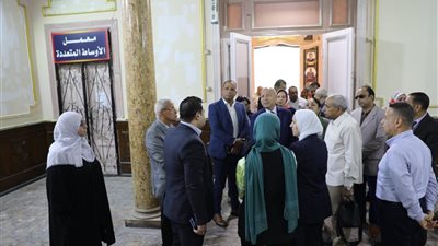 تفقد محافظ القاهرة عددًا من اللجان المعدة لاستقبال الناخبين المشاركين بالتصويت  