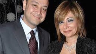 عدم إرتداء خاتم الزواج.. ماهي حقيقة طلاق عمرو أديب و لميس الحديدي