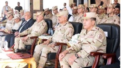  القائد العام للقوات المسلحة يشهد تنفيذ المرحلة الرئيسية للمشروع التكتيكى بجنود بالذخيرة الحية 