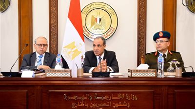 وزير الخارجية يستقبل الدارسين الأجانب فى وفد كلية الدفاع الوطني بالأكاديمية العسكرية
