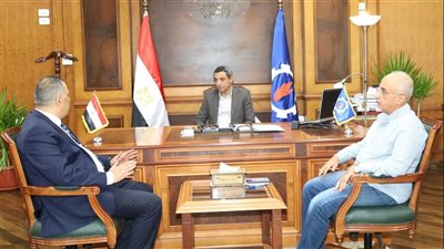 محافظ السويس يستقبل رئيس الشركة القابضة لمياه الشرب بمحافظات القناة
