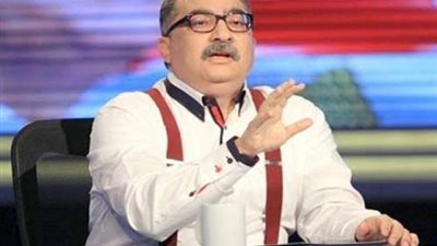 حيث هناك وحده.. إبراهيم عيسى ينتهي من كتابة رواية عمرو دياب 