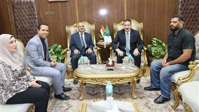 محافظ المنوفية يلتقى وفد بنك الاستثمار لمتابعة الموقف التنفيذى لمشروعات الخطة الاستثمارية 