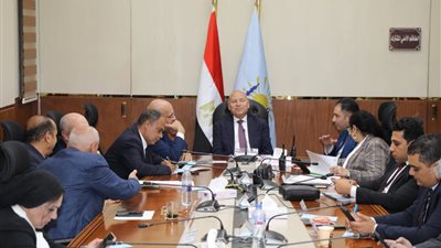  محافظ القاهرة: تم غلق ٧٢٤ لجنة تمثل جميع لجان الإنتخاب بمحافظة القاهرة 