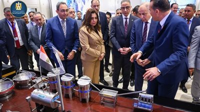 وزيرة التنمية المحلية تفتتح معرض مشروعات برنامج التنمية المحلية بصعيد مصر
