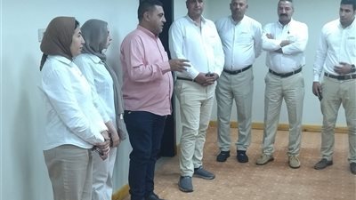 مدير عمل جنوب سيناء يتابع التجديدات والالتزام بساعات العمل بشرم الشيخ