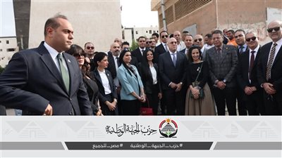 رئيس حزب الجبهة الوطنية يدلى بصوته في انتخابات مجلس النواب بالقاهرة الجديدة 