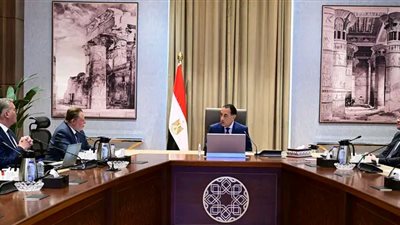 رئيس مجلس الوزراء يتابع توافر الاحتياطي الإستراتيجي من المنتجات البترولية 