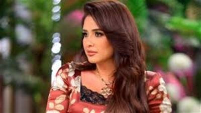 للمرة الثالثة .. ياسمين عبد العزيز تخطف الأنظار ببرنامج معكم منى الشاذلي 