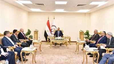 وزير الدولة للإنتاج الحربي يستقبل ممثلي 
