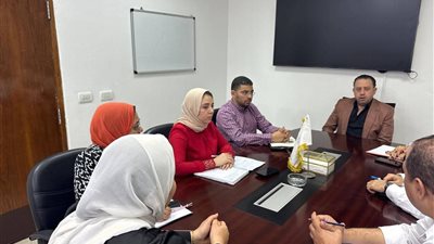 اجتماع موسع بإقليم القناة لضبط الأداء ورفع جودة الخدمة بالمنشآت الرعاية الصحية