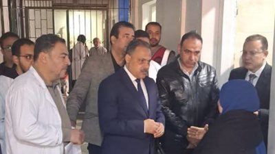 محافظ الشرقية يُفاجئ مستشفى منيا القمح المركزي ويُحيل مديره للتحقيق لعدم تواجده