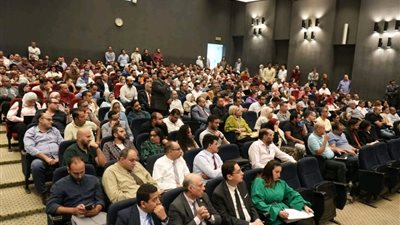مستوردون وممثلو شركات الشحن الجوي.. في حوار مفتوح مع رئيس مصلحة الجمارك
