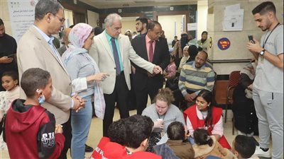 فحص 1000 طفل وتجهيز 600 حالة شفة أرنبية و240 عملية جراحية