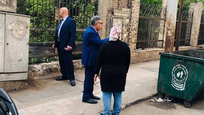 محافظ الدقهلية يقوم بجولة صباحية مفاجئة بحي غرب المنصورة