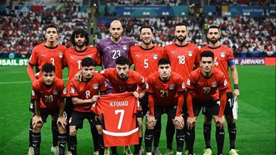 يعتبر البعض كرة القدم هي المتنفس الوحيد في ظل ظروف اقتصادية صعبة