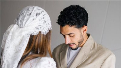 نشر عمر مرموش، صورًا رومانسية من حفل خطوبته على جيلان الجباس