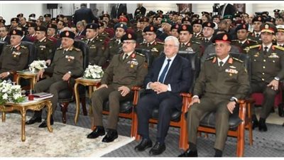 الفريق أول عبد المجيد صقر يشهد مناقشة البحث الرئيسى للأكاديمية العسكرية للدراسات العليا والإستراتيجية