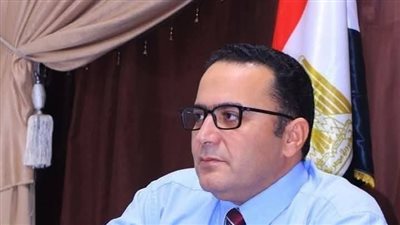 استمرار أعمال النظافة اليومية بشوارع مركز ومدينة كفر صقر لتحسين المظهر الحضاري