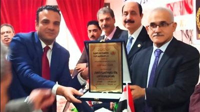 حزب المستقلين الجدد يكرم الاعلامي محمد لاشين