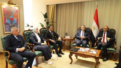 وزير العمل يستقبل وفد لجنة الطاقه بمجلس الشيوخ لتعزيز التعاون