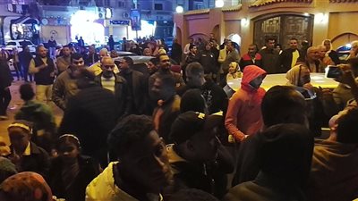 الأفراح تتواصل أمام مقر حزب مستقبل وطن بالسويس بفوز