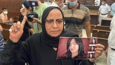 تهديد وحيازة سلاح.. تفاصيل القبض على والدة شيماء جمال 