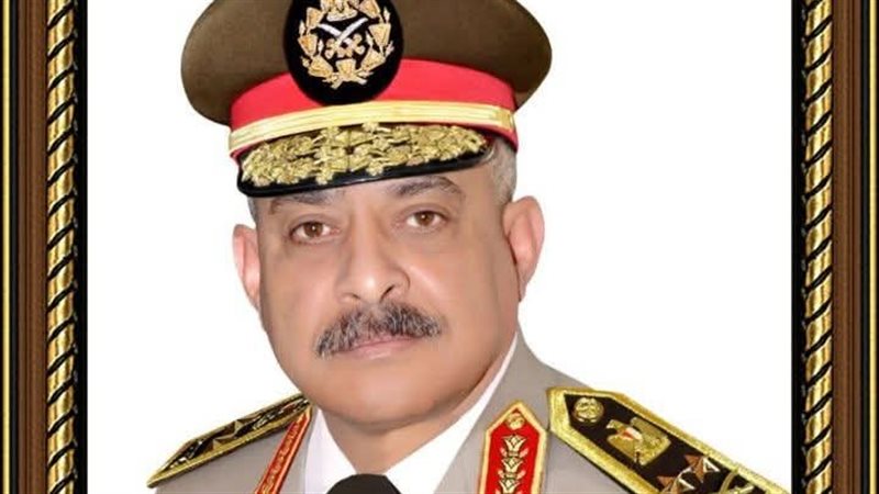 وزير الدفاع الفريق