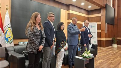 محافظ جنوب سيناء يطلق إستراتيجية شرم الشيخ للتنمية المستدامة والاقتصاد الأخضر
