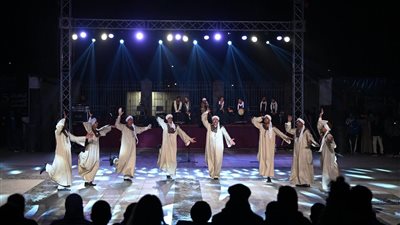 الأغاني الشعبية والعروض الفلكلورية تزين ساحة أبو الحجاج برابع أيام مهرجان التحطيب