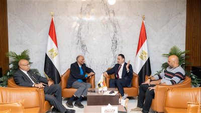 الدكتور السعيد كامل يبحث مع رئيس الاتحاد المصري للهوكي سبل الدعم للمنتخب