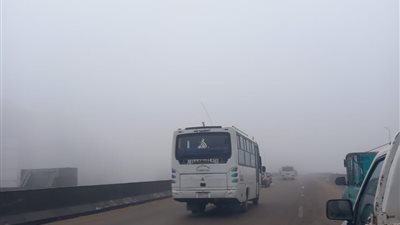 ​ المواطن ترصد ضباباً كثيفاً يحاصر الدائري ورقابة مرورية صارمة لتأمين المسافرين