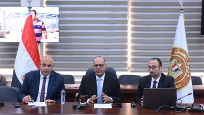 وزير العمل يشهد اختبارات برنامج 