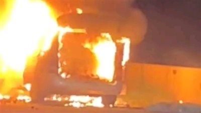  مشهد مرعب على الطريق الزراعي بدمنهور حريق مفاجئ في سيارة ربع نقل
