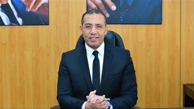 خالد صلاح مشيدًا بـ فيلم الملحد.. عمل مشحون بالأسئلة دون خطابية