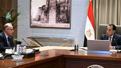 رئيس الوزراء يتابع خطة التوسّع في طرح المزيد من الشركات بالبورصة 