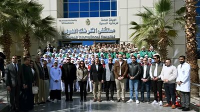 رئيس الوزراء يتفقد الأقسام المختلفة بمستشفى الكرنك الدوليّ